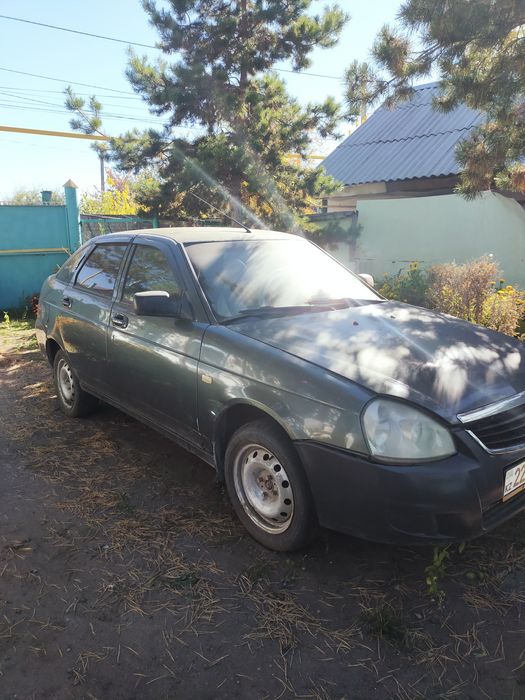 Продам машину Приора