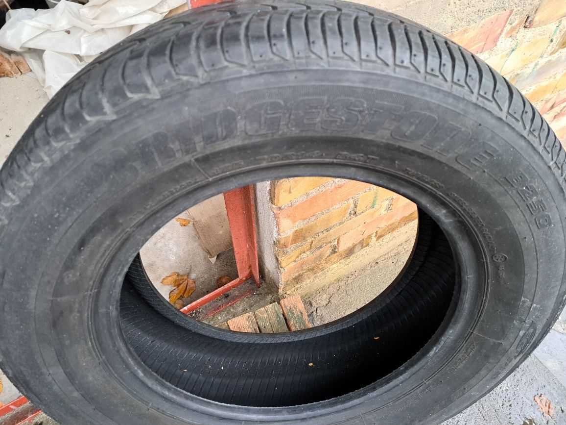 Продавам зимни гуми 14"с джанти, BRIDGESTONE B250175/70R14.