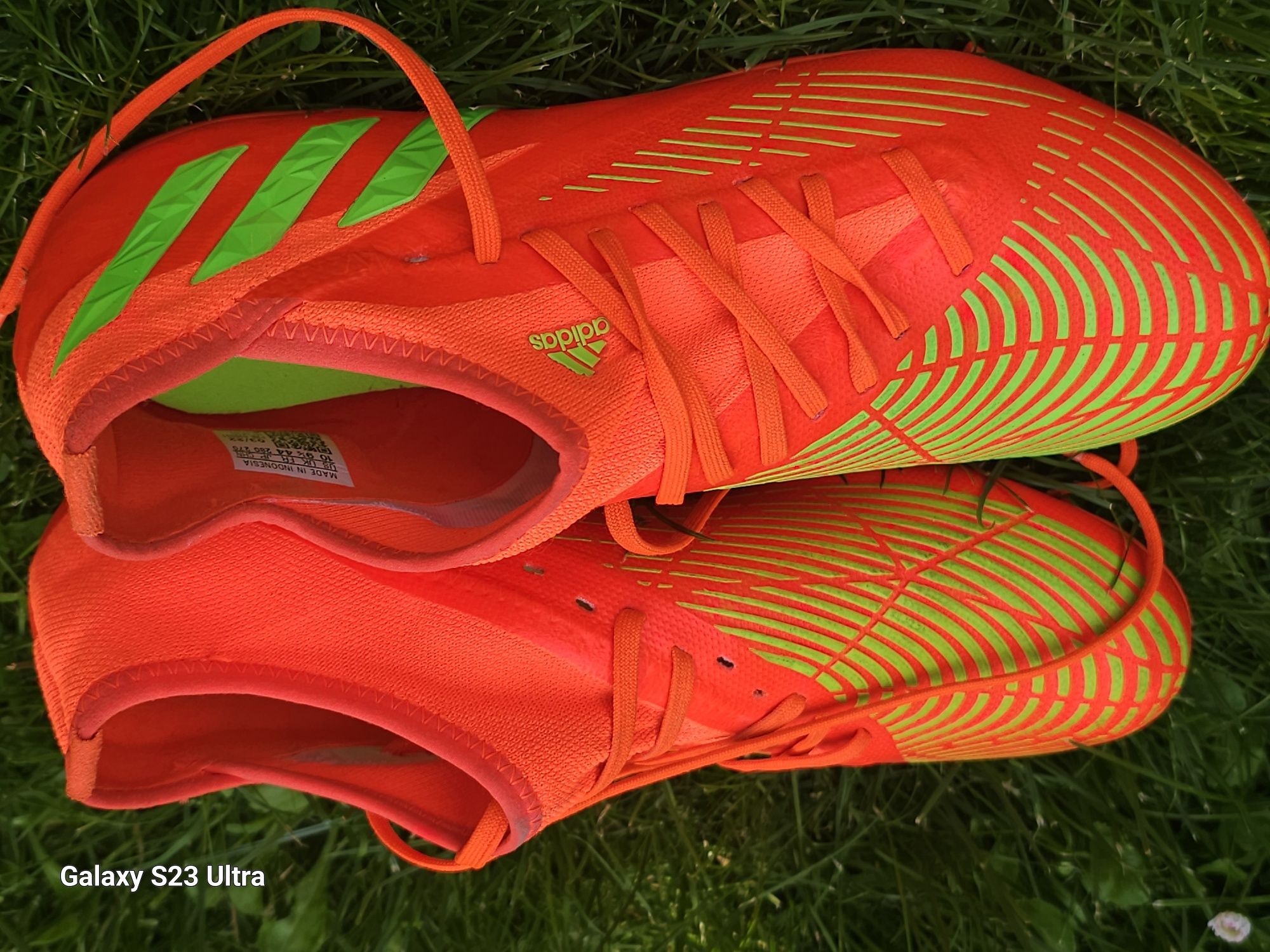Ghete fotbal Adidas Predator