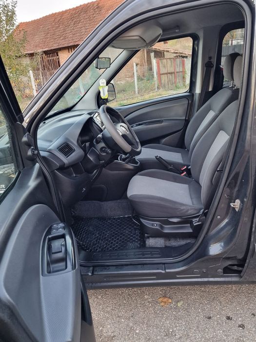 Vând FIAT DOBLO 2.0 Motorina 135 C.P E 5 180000km