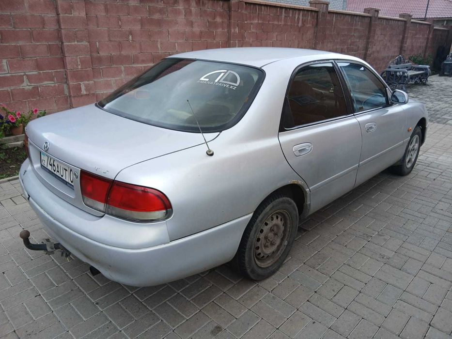 Автомобиль Mazda 626