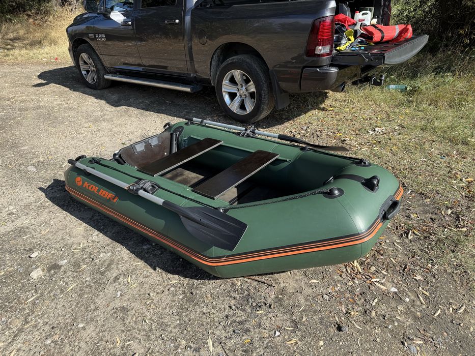 Лодка Kolibri KM-260 с твърдо дъно и двигател Evinrude 4hp