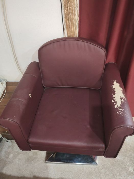1 Scaun fotoliu salon coafor frizerie folosite doar 1 sapt. SCHIMB