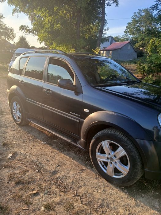 Vând sau schimb rexton motor 2.7