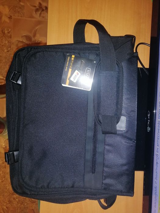 Нова чанта, за лаптоп. Немска с етикет.