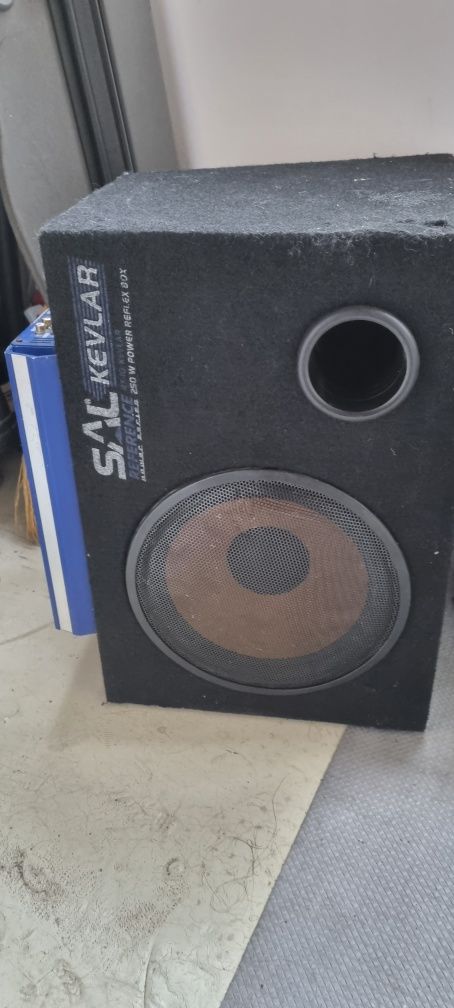 Subwoofer cu statie