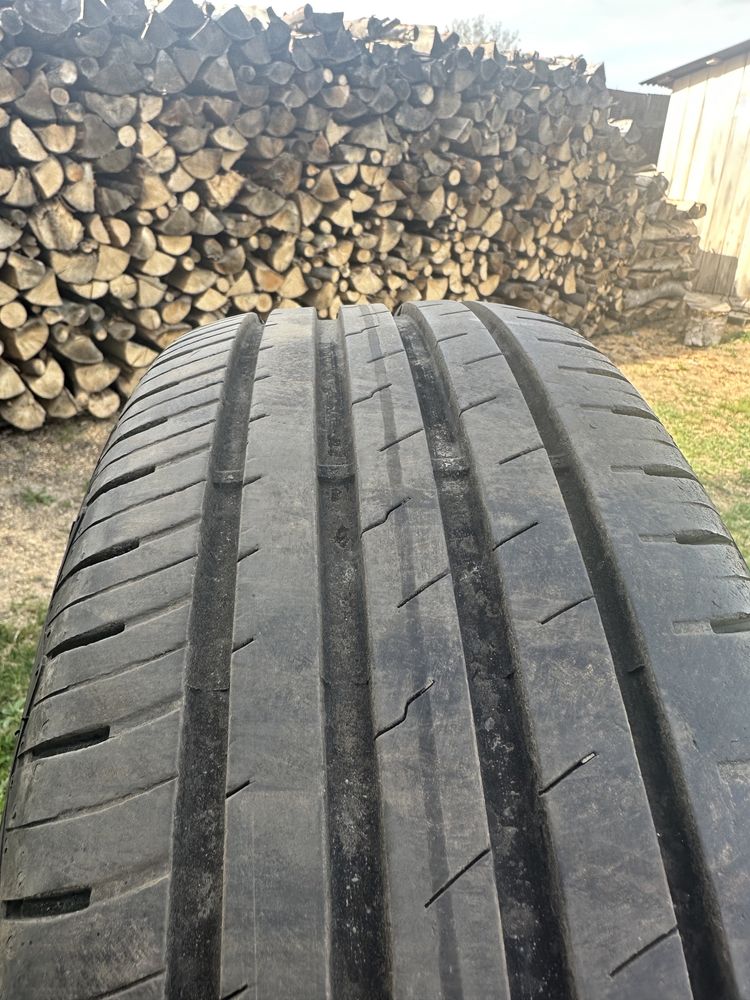 Anvelopa 215/60 R16