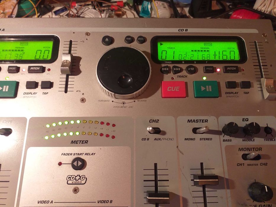 Consola DJ Numark profesionala.