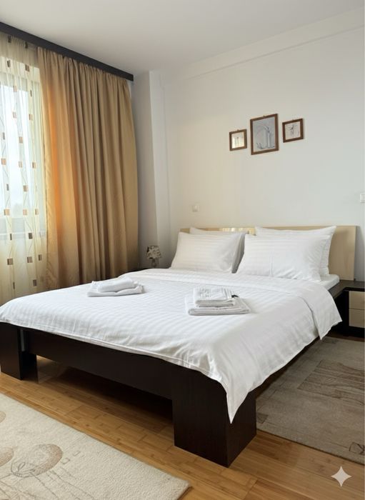 Inchiriez apartament in centrul istoric cu parcare regim hotelier