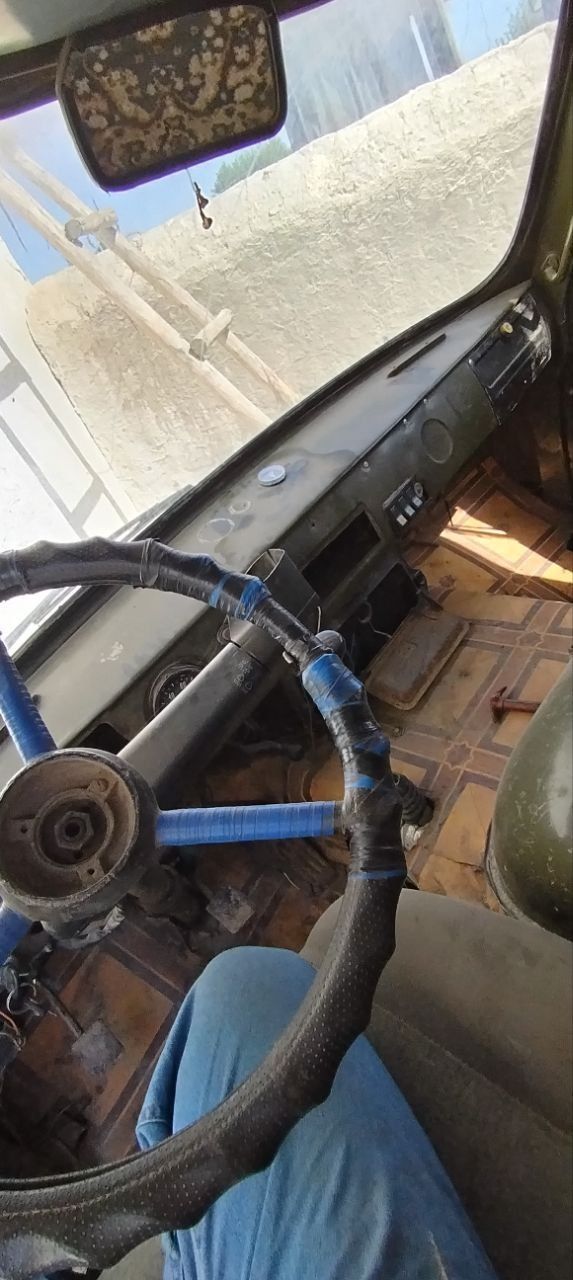 Uaz sotiladi yurib yuribti