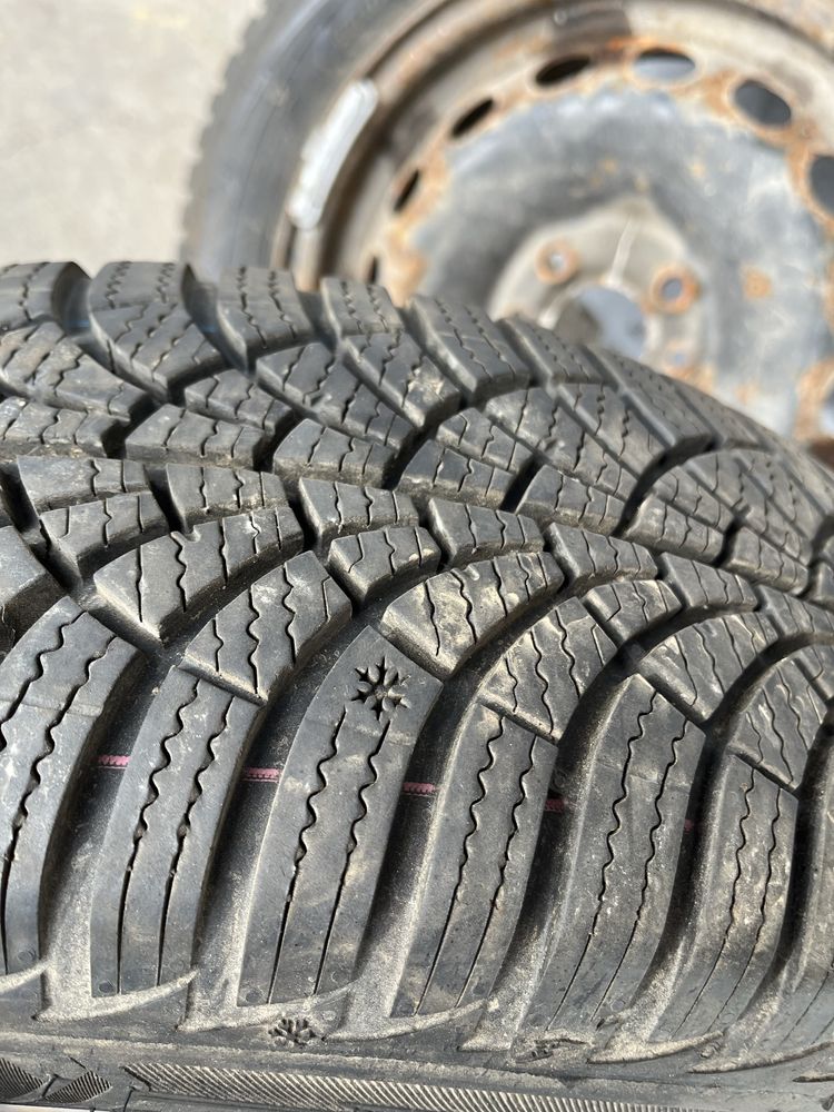 2 бр. джанти за Fiat Фиат със зимни гуми 175/65/14 GoodYear