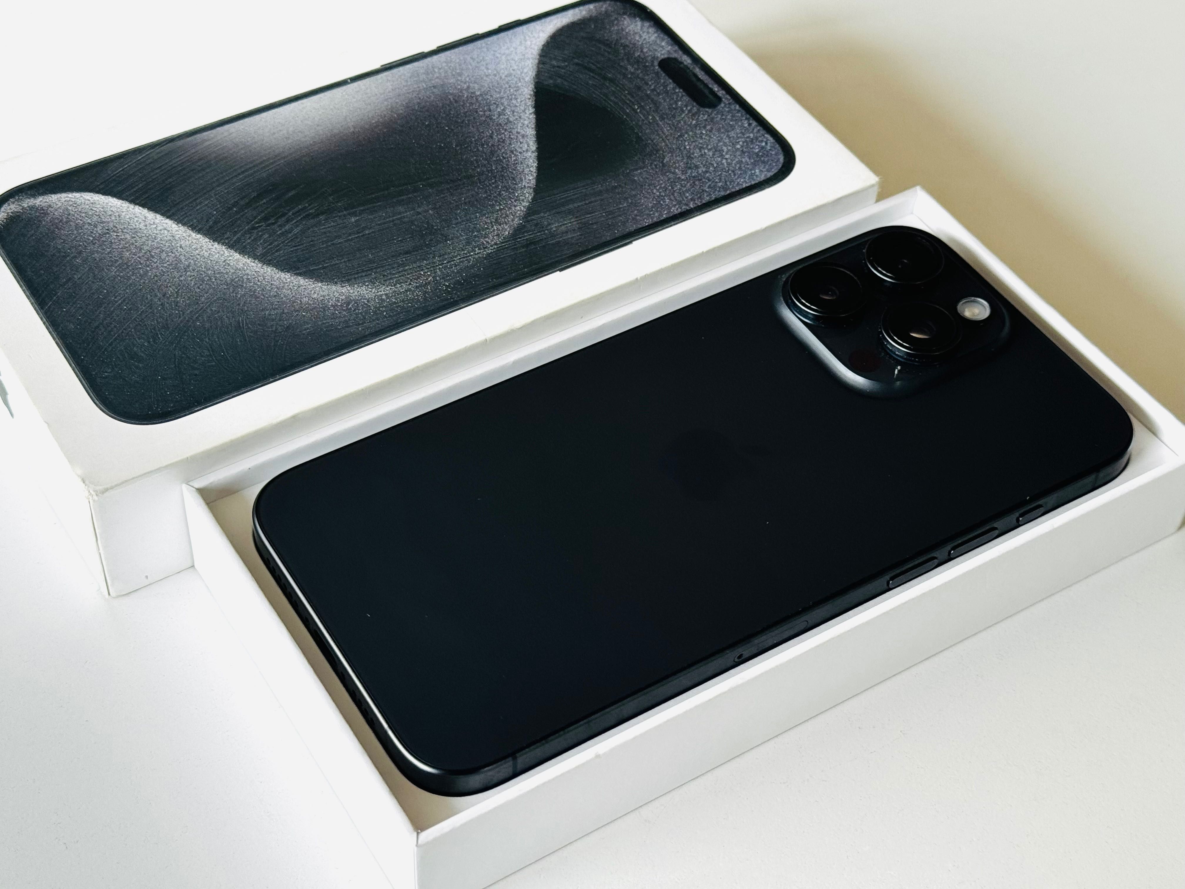 Iphone 15 Pro Max 512GB Black Titanium 100% Батерия! Гаранция 6 месеца