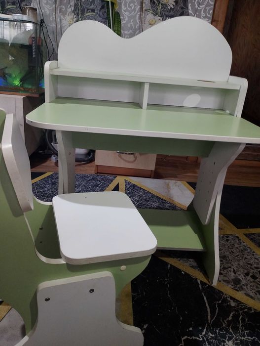 Детский стол и стул
