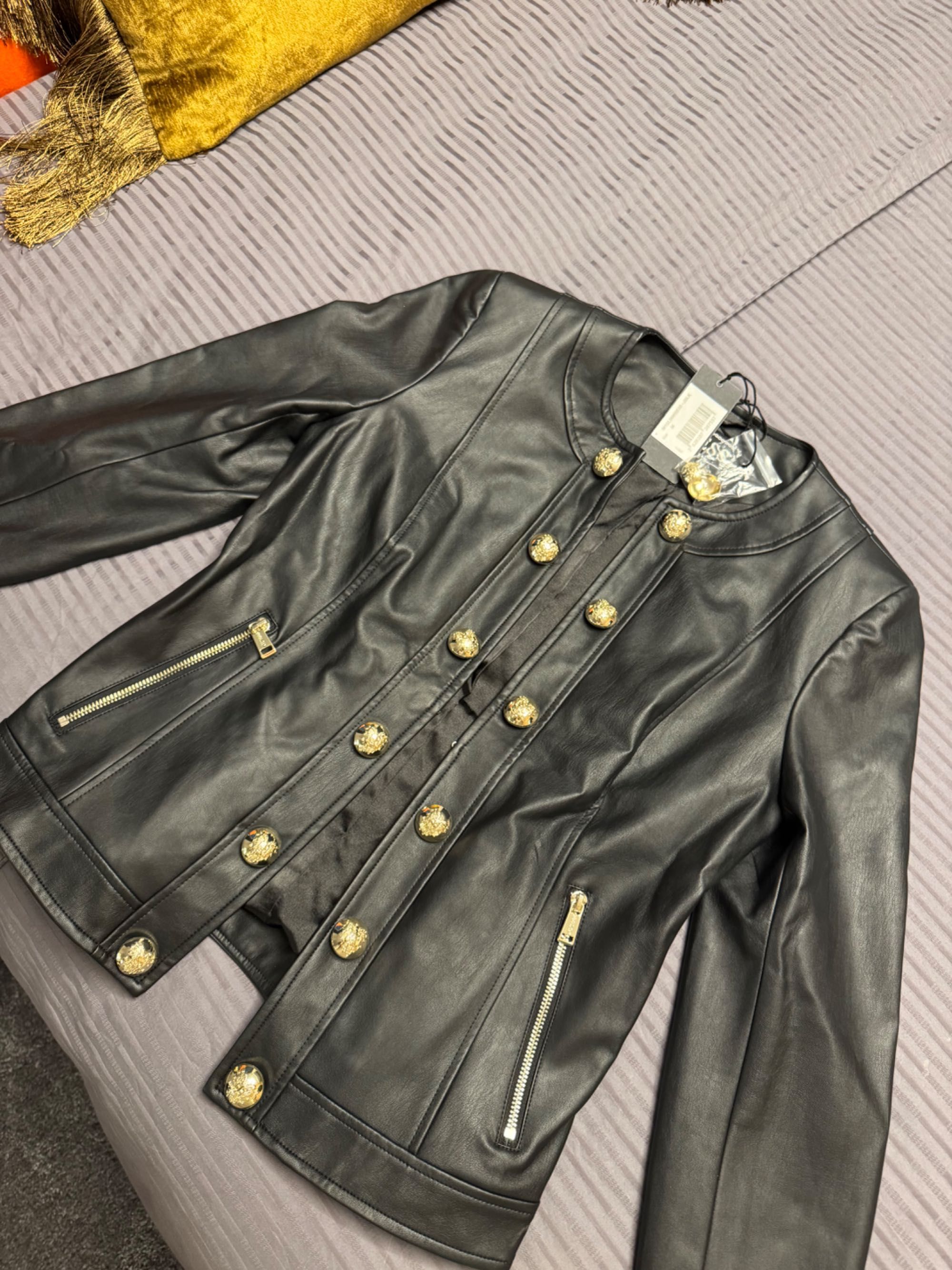 Ново оригинално яке Guess