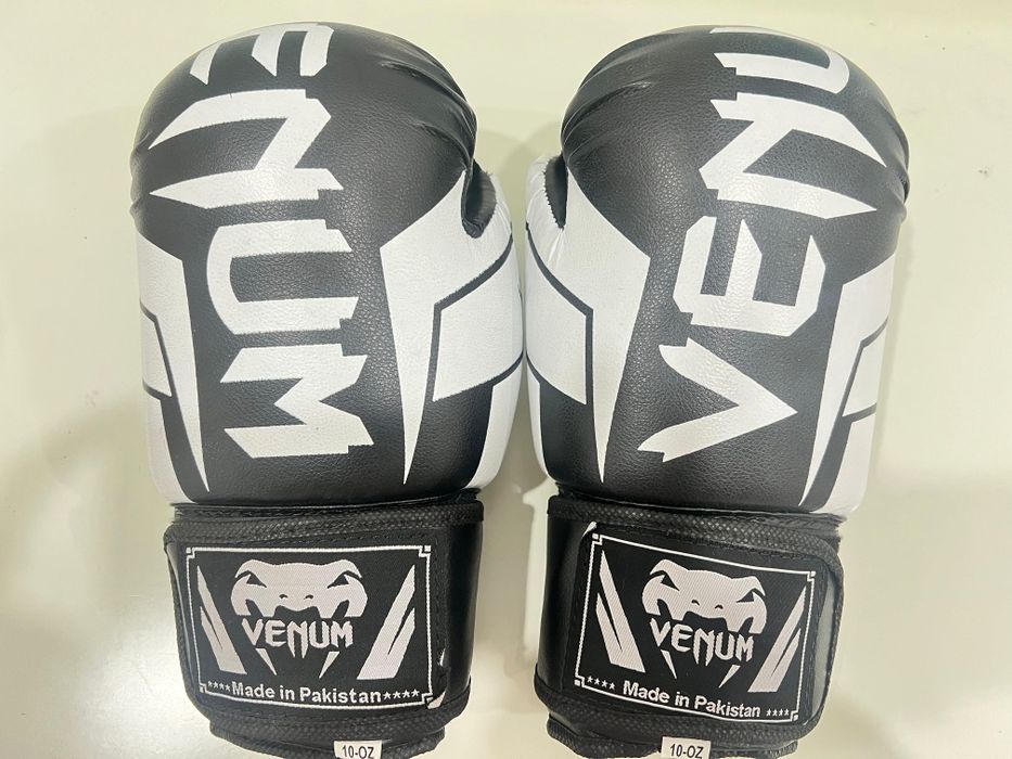 Боксерская перчатка,,шлем