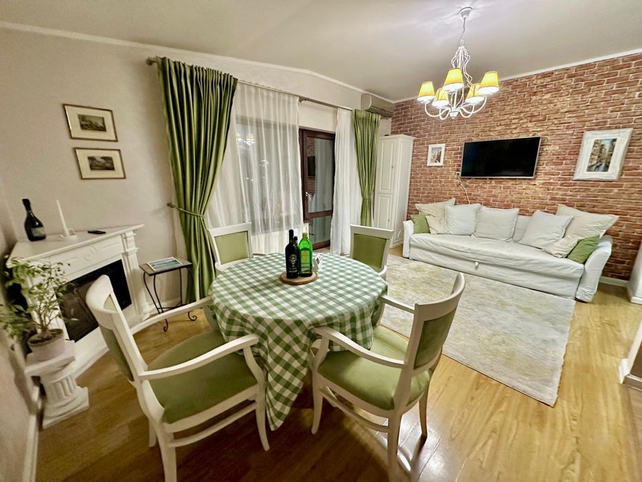 Semineu electric pe colt