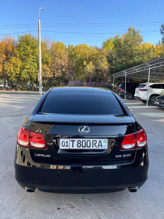 Продается автомобил LEXUS GS 300