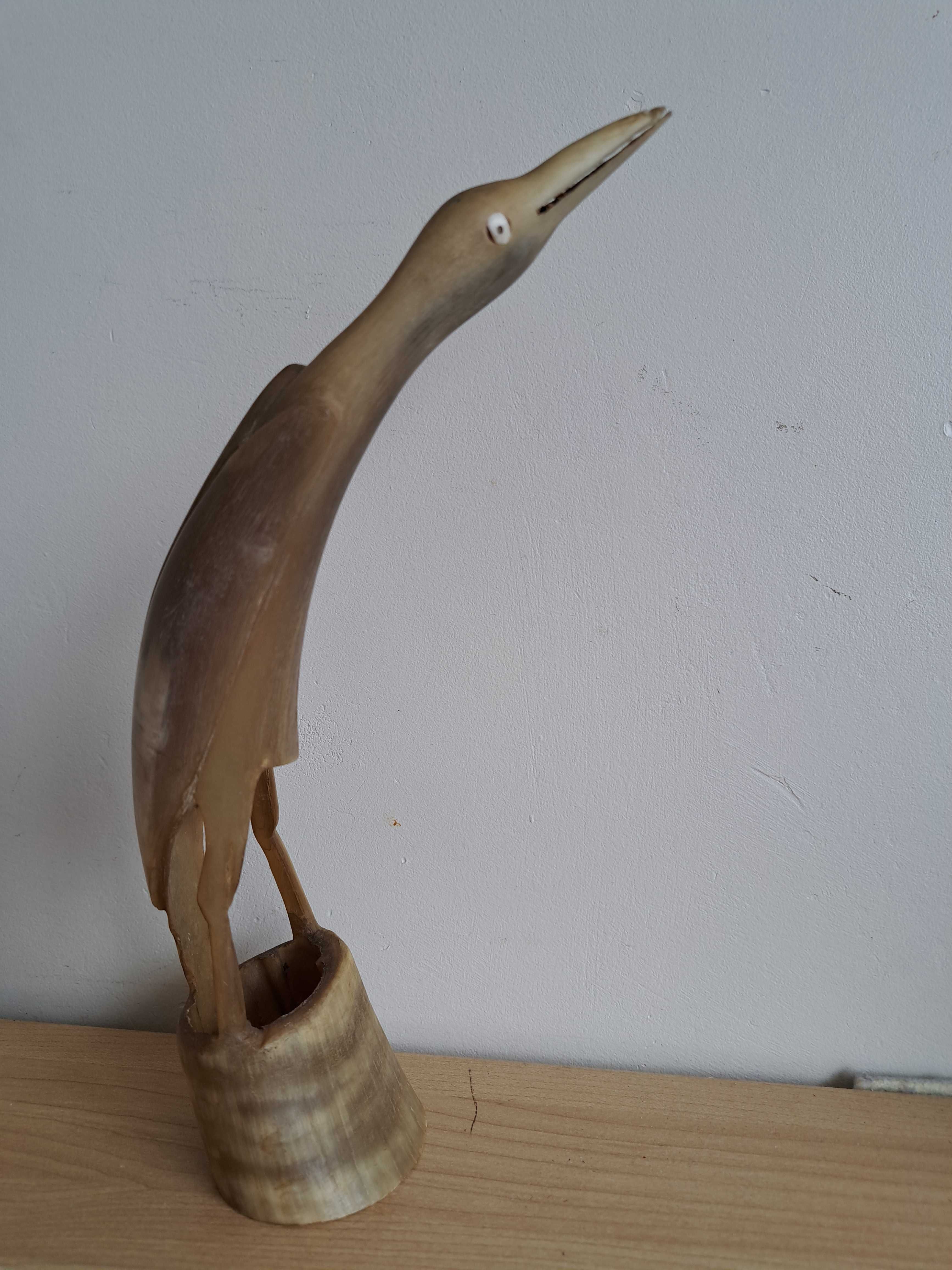Sculptură de Egrete din corn
 Stolă sculptată manual din anii 1960