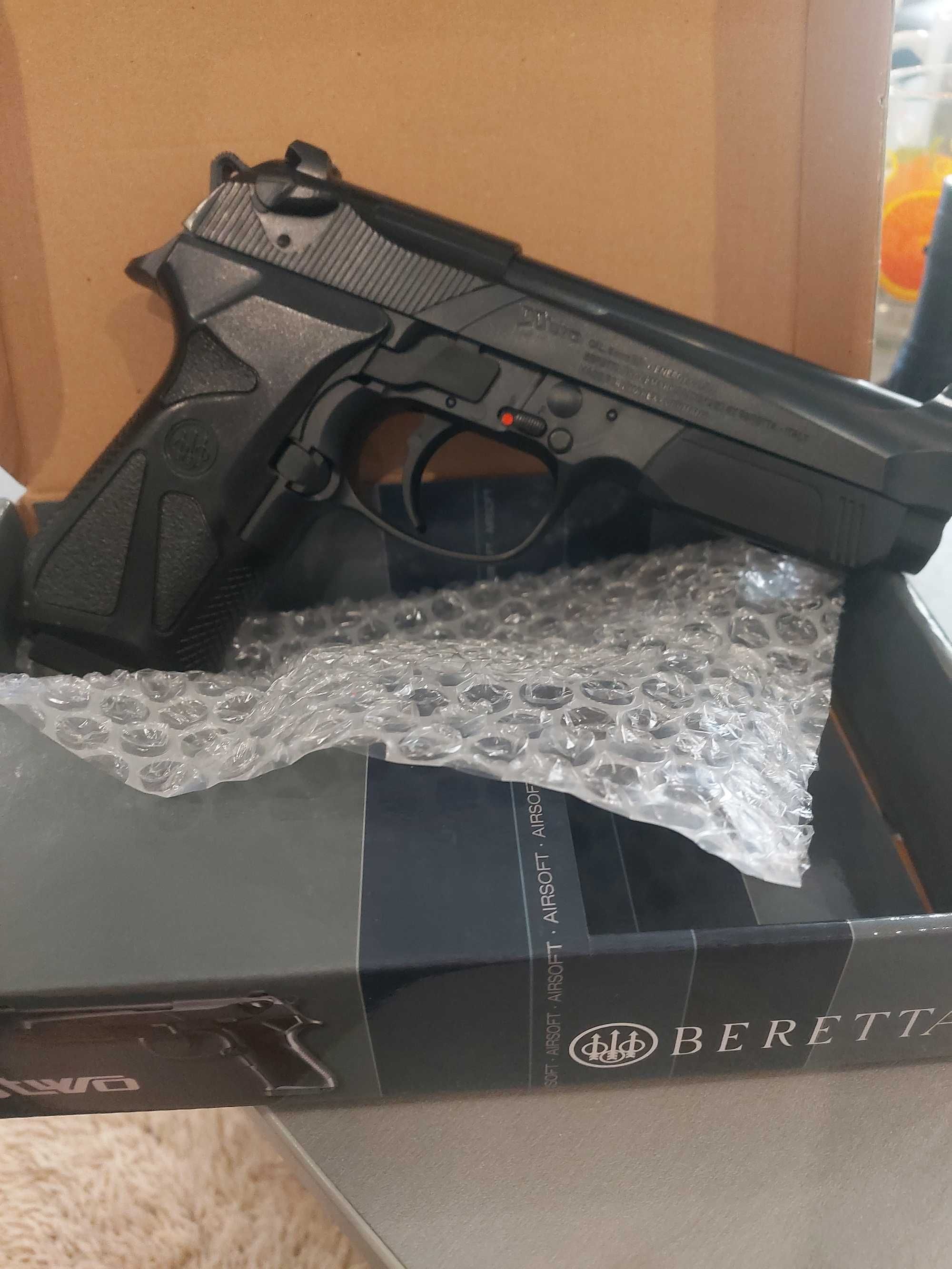 Airsoft пистолет реплика на BERETTA