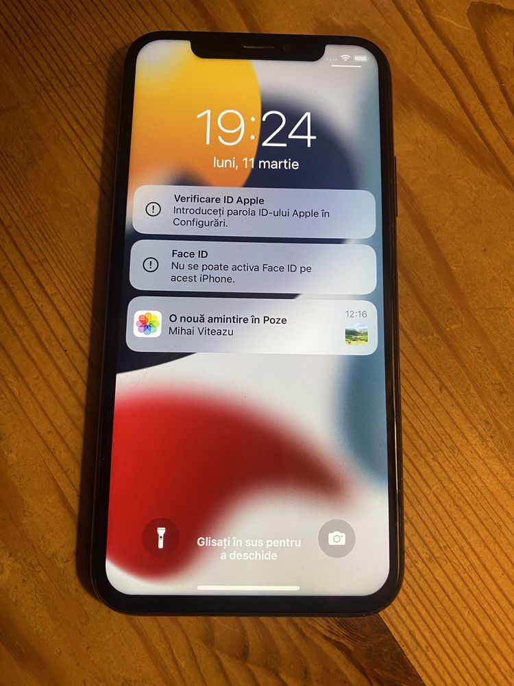 iphone xs  nu functioneaza touch