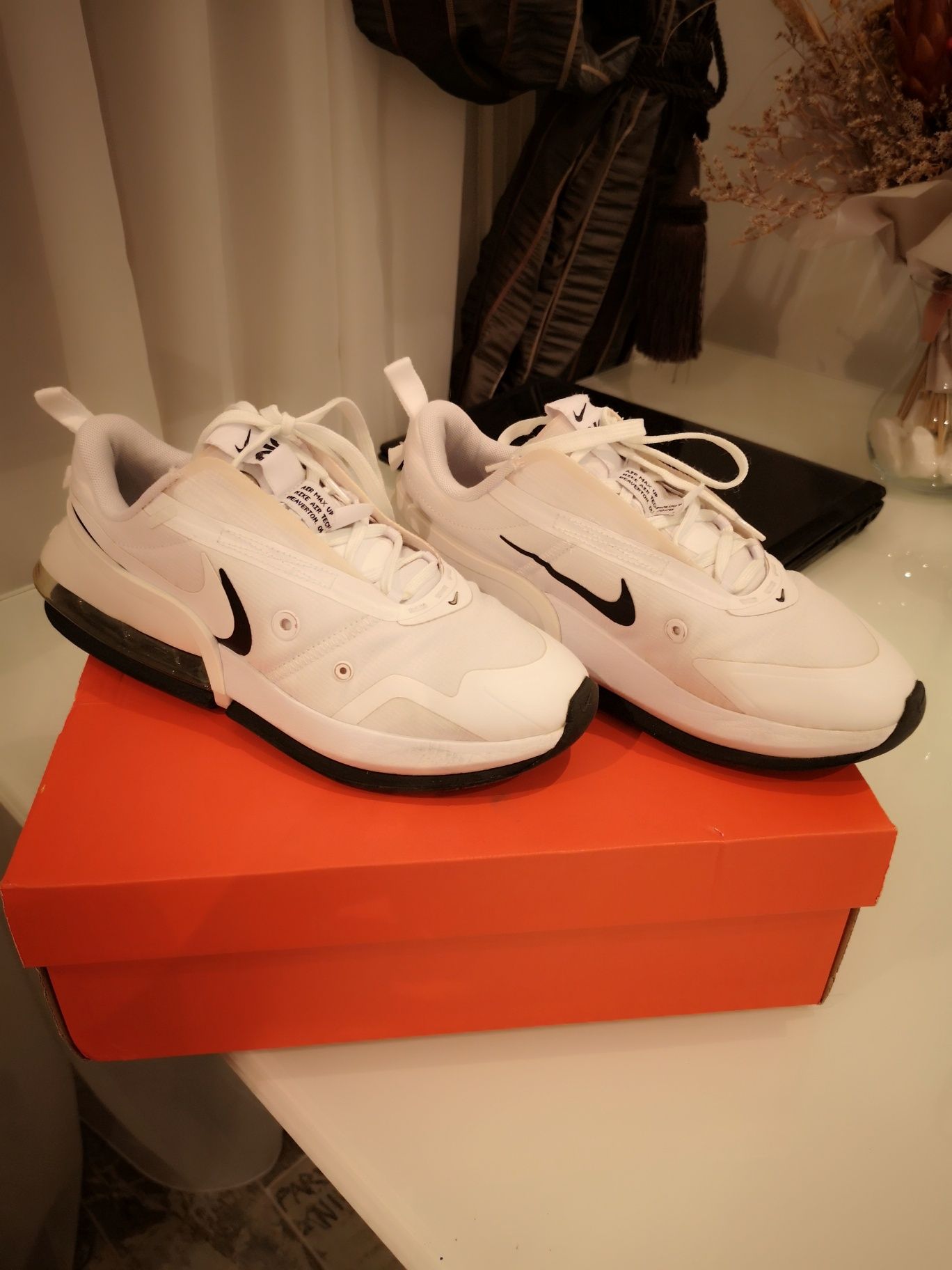 Adidasi Nike air max uo