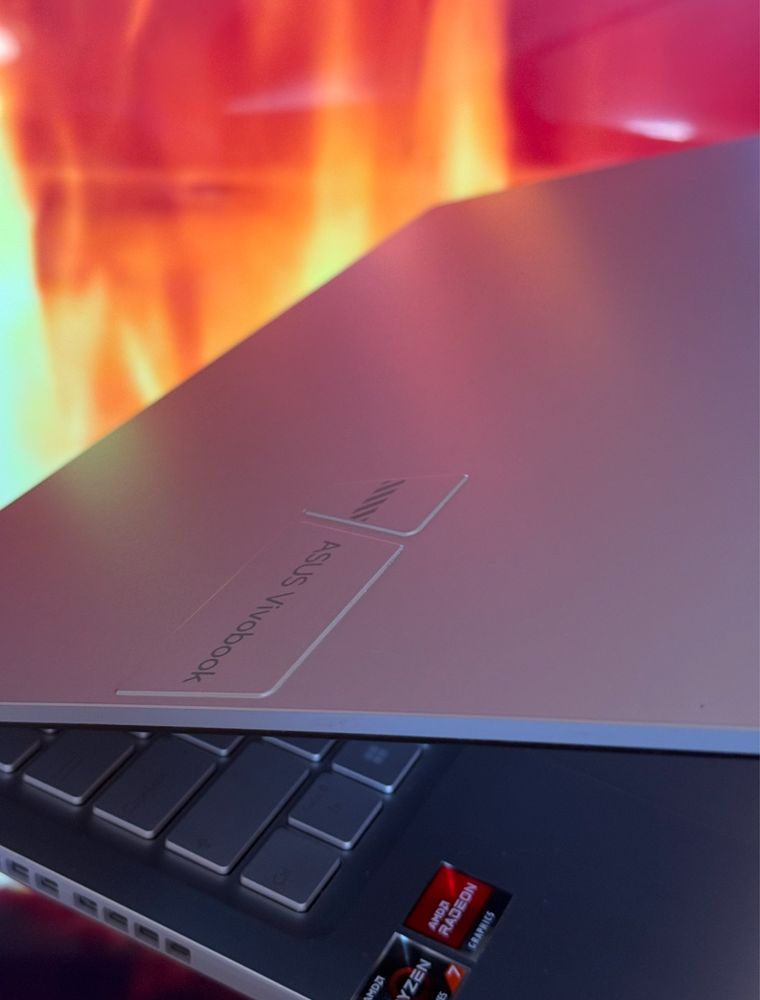 ASUS Vivobook M1605YA