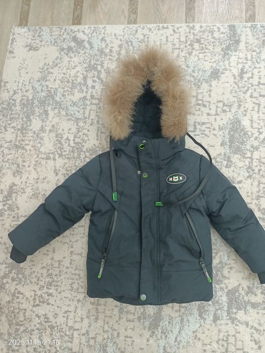 Продам куртку для мальчиков