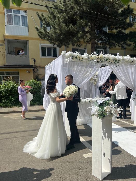 Rochie mireasa + voal+ accesoriu