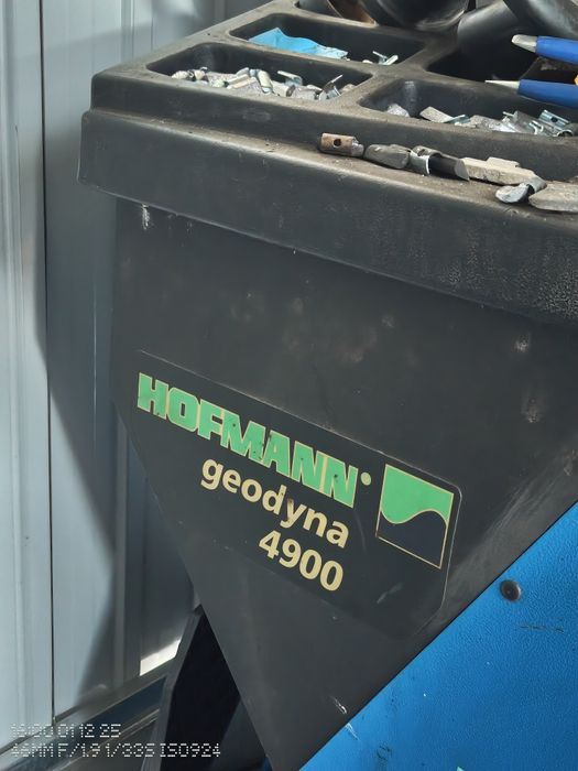 машини за гуми комплект. демонтаж монтаж и баланс