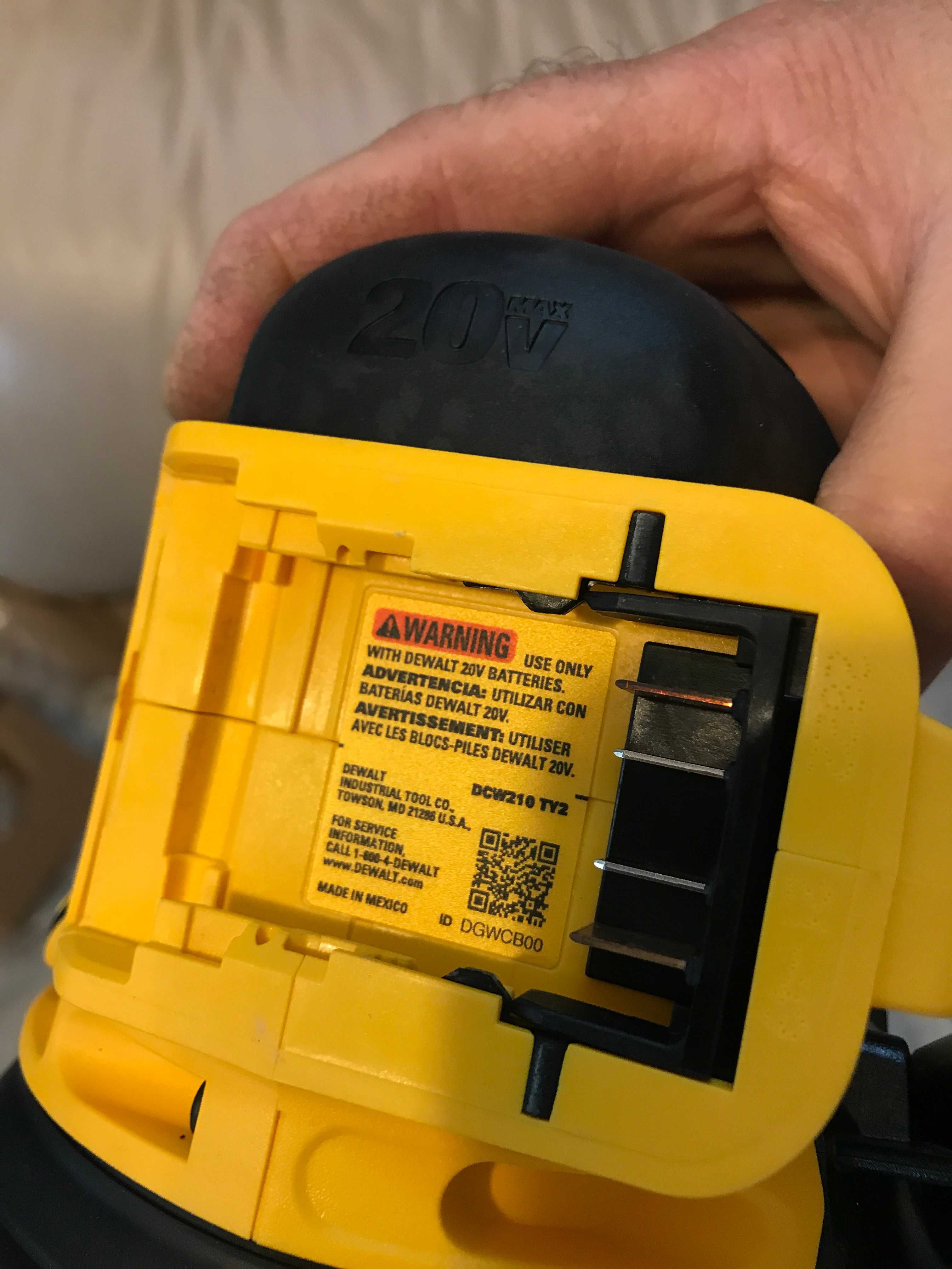 Акумулаторен ексцентър шлайф DeWALT DCW210B, 20V, 127 мм, внос от САЩ