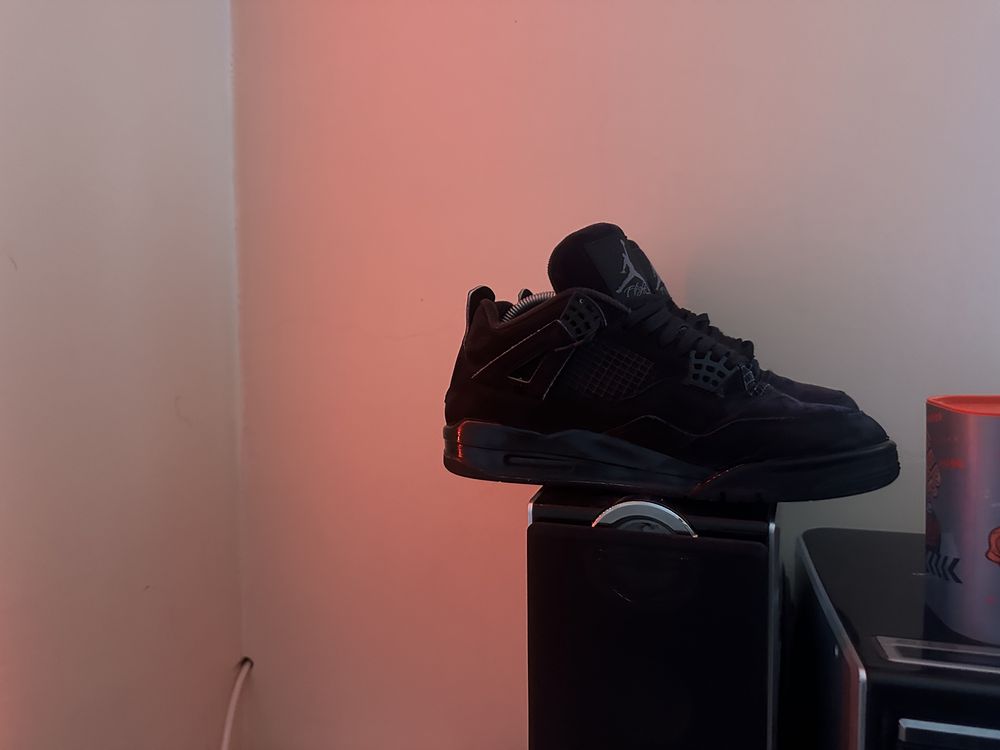 Jordan 4 black cat