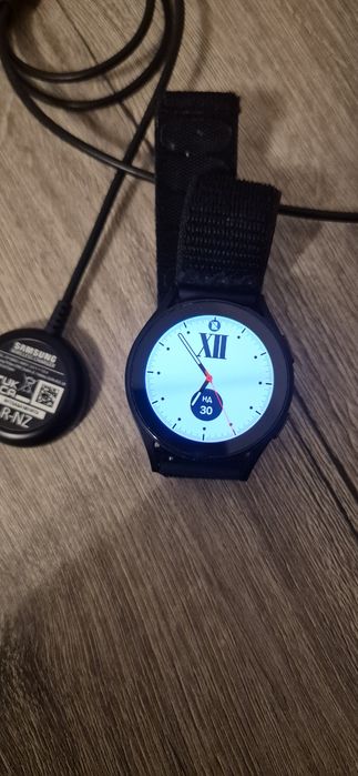 Смарт часовник Samsung