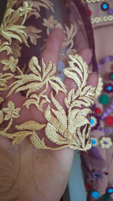 Vand rochie din organza brodata manual