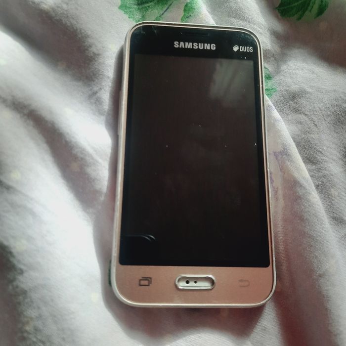 Продаю Samsung J1 mini