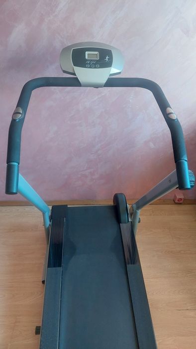 Механична бягаща пътека.