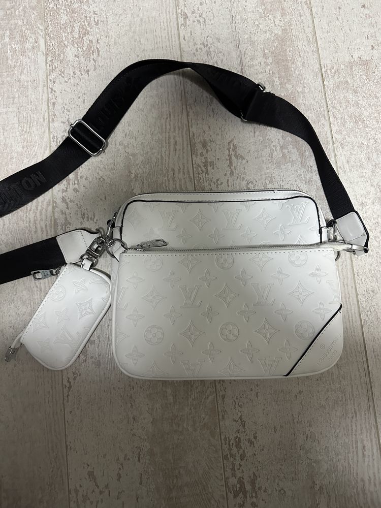 3v1 Louis Vuitton messenger bag, бяла