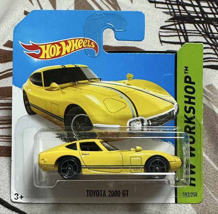 Hot Wheels Toyota 2000 GT Yellow 2014 1:64