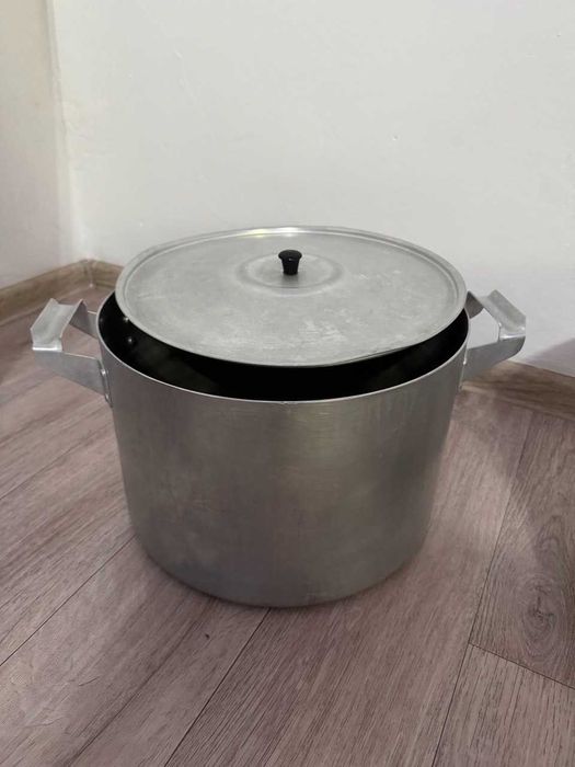 Алюминиевая кастрюля