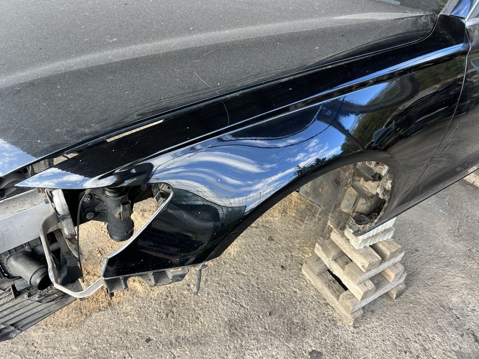 Aripa stanga fata Audi A6 c7 LY9B