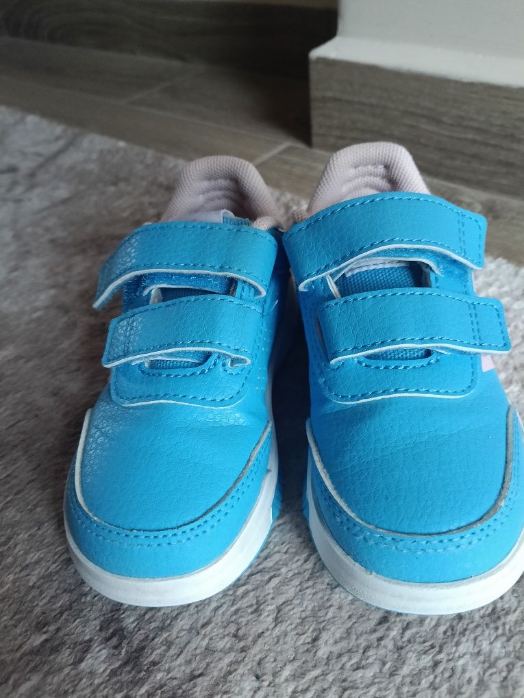 Детски маратонки Adidas за момиче