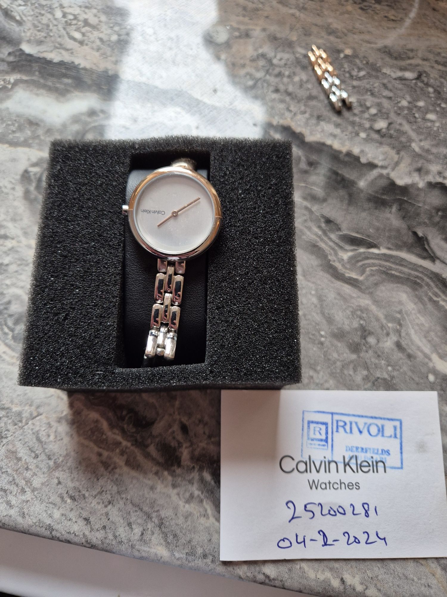 Calvin Klein дамски ръчен часовник нов