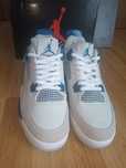 Air Jordan 4 Retro Military Blue 
Pentru poze și detalii suplimentare,