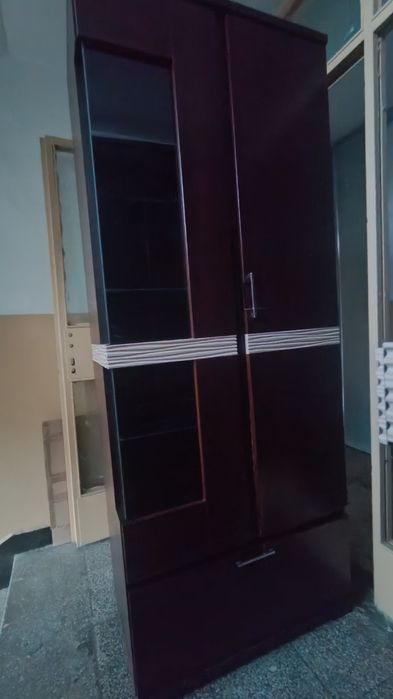 Шкаф с витрина 2 броя