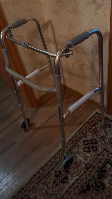 Продам ходунки для взрослых