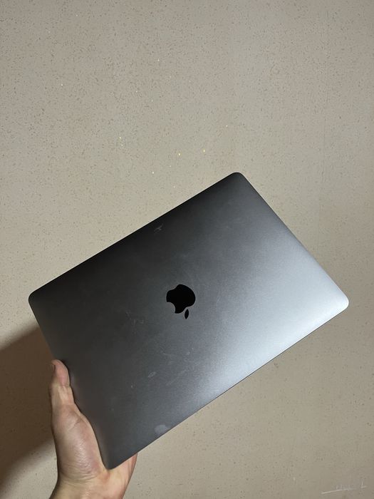Macbook 13 pro sotladi