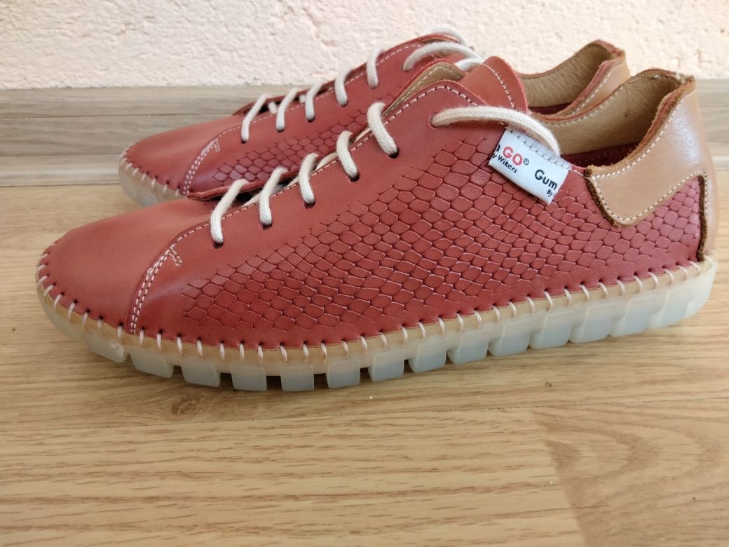 Adidași noi piele nr 37 Gum Go