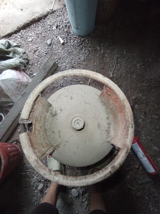 Продаю газ баллон
