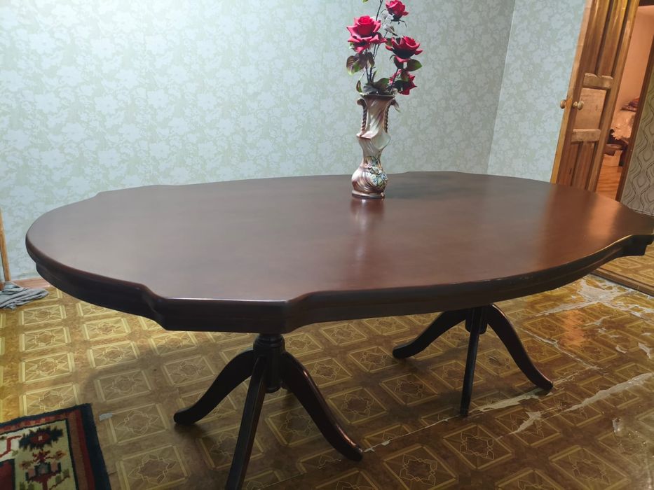 Продается стол ,