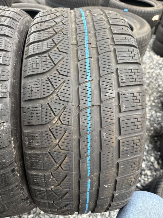 Anvelope de iarna 235/35 R19