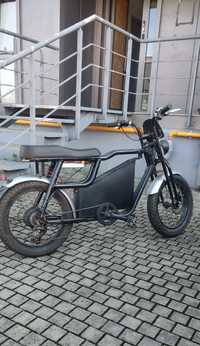 Bicicleta electrica Pegas Partizan custom Fat Bike